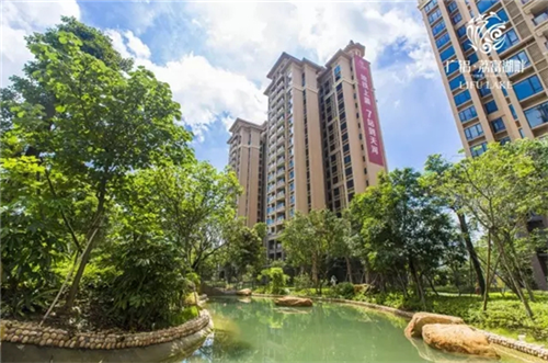 荔富湖畔外遮阳卷帘窗项目现场