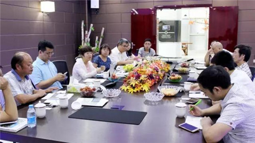 在湘联进行技术交流